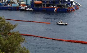 Kruizinio laivo &bdquo;Costa Concordia&ldquo; gelbėjimo operacija prasideda