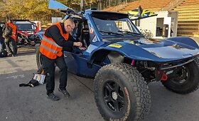 Lietuvių Dakaro motociklai, keturračiai, automobiliai ir sunkvežimiai pasiekė Barselonos uostą