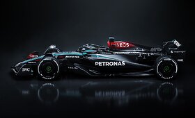 &bdquo;Mercedes&ldquo; pristatė naują F1 bolidą W15