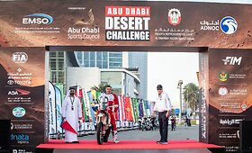 Motociklininkas Mykolas Paulavičius Abu Dabyje kovoja dėl kvietimo į Dakarą