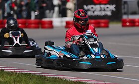 9 valandų i&scaron;tvermės varžybos kartingais Bačiūnų kartodrome