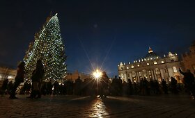 Vatikane įžiebta &bdquo;tarptautinė&ldquo; Kalėdų eglė