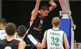 17-metis Jonas Valančiūnas ir 20-metis Mindaugas Kuzminskas