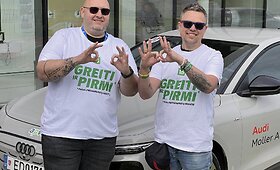 Elektromobilių varžybų starte &ndash; &bdquo;15min group&ldquo; komanda
