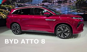 Elektrinis visureigis BYD ATTO 8 pristatytas Paryžiaus automobilių parodoje
