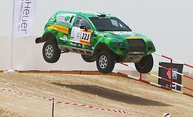 Ralių maratonas Abu Dabyje: pirmoji diena