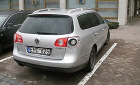 Skaitytojo galerija: apdaužytas J.Veselkos automobilis