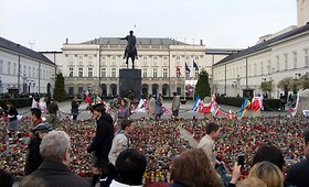 Var&scaron;uva ruo&scaron;iasi atsisveikinti su prezidentu Lechu Kaczynskiu