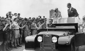&bdquo;Land Rover Defender&ldquo; &ndash; karalienės Elžbietos II mėgiamas automobilis