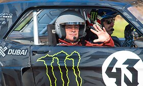 TOP GEAR vedėjai Londone sukėlė skandalą