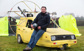 Triratis &bdquo;Reliant Robin&ldquo;: danguje ir ant žemės