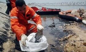 Į Hurgados kurortą Egipte plūsta naftos dėmės