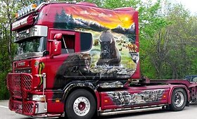 Vilkikų puo&scaron;yba: merginų atvaizdai, mistika ir fantastika