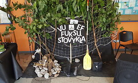 Kuratoriai Vilniaus universitete naujokus pasitinka &scaron;okiais ir dainomis