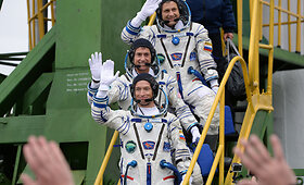 Amerikietis astronautas Shane'as Kimbrough ir rusai kosmonautai Sergejus Ryžikovas bei Andrejus Borisenka i&scaron;skrido į TKS
