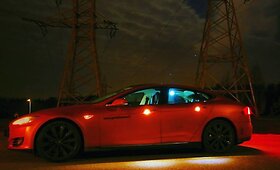&bdquo;Tesla Model S P85&ldquo; bandymai