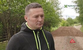 Užtverta gatvė Alytaus rajono Radžiūnų gyvenvietėje
