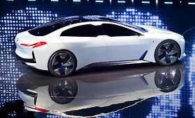 BMW ateities elektrinis automobilis &ndash; koncepcija &bdquo;i Vision Dynamics&ldquo;