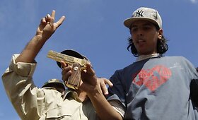 18-metis Ahmedas al-Shaibani teigia nukovęs Muamarą Kadhafi