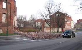 Klaipėdoje vėtra i&scaron;vertė Dujų fabriko sieną
