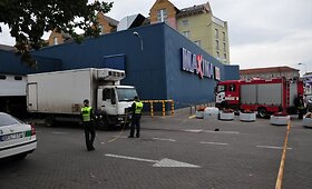 Vilniuje sunkvežimis prie parduotuvės &bdquo;Maxima&ldquo; pervažiavo žmogų