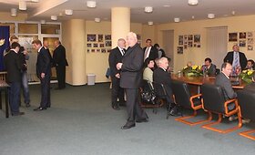 Rinkimų į Europos Parlamentą rinkimų rezultatų belaukiant