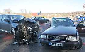Vilniuje susidūrė 2 automobiliai, nukentėjo 2 moterys