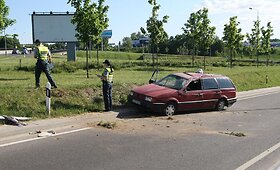 Vilniuje apsivertė automobilis