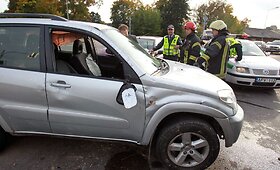 Susidūrus dviem automobiliams Vilniuje apvirto visureigis