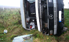 Netoli Kalvarijos apvirto autobusas su keleiviais