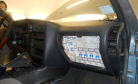 Baltarusio automobilio slėptuvėse buvo priki&scaron;ta kontrabandinių cigarečių