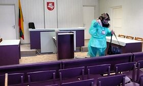 Ukmergės teisme imami oro mėginiai tyrimams
