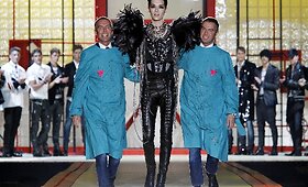&bdquo;Tokio Hotel&ldquo; narys Tomas Kaulitzas ant podiumo