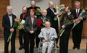 Kultūros veikėjams ir menininkams įteiktos vyriausybinės premijos