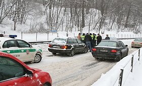 Avarija slidžioje Geležinio Vilko gatvėje