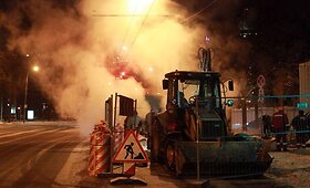 &bdquo;Vilniaus energijos&ldquo; darbuotojai avarijos vietoje dirbo ir vėlų vakarą