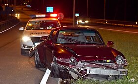 &Scaron;velniai įkau&scaron;ęs vyras prie Kauno sudaužė &bdquo;Porsche&ldquo;