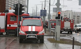 I&scaron; statomo banko ugniagesiai  evakavo 100 žmonių.