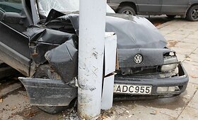 Vilniaus centre susidūrė automobiliai, avarijos kaltininkas paspruko