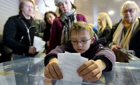 Vilniaus Naujamiesčio apygardos Gedimino apylinkėje - rinkėjų antplūdis