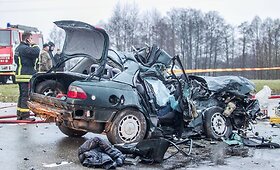 Vilniaus rajone vilkikas kaktomu&scaron;a susidūrė su lengvuoju automobiliu, žuvo du žmonės