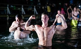 Naktinės maudynės stebuklingame vandenyje 2022