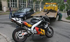 Per avariją Vilniuje sunkiai sužalotas motociklininkas 