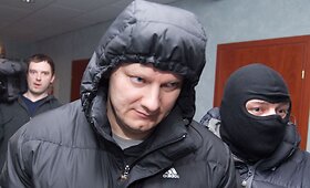 Narkotikų platinimu įtariamų pareigūnų suėmimas
