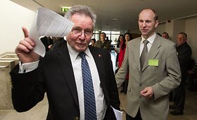 Seime atidėjo diskusijas dėl skalūnų dujų