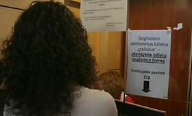 Grupės &bdquo;Depeche Mode&ldquo; gerbėjai &ndash; priversti laukti pinigų už įsigytus bilietus