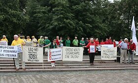 Prie Seimo - protestas prie&scaron; LEO LT