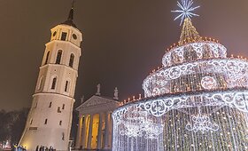 Solidarizuodamasis su ukrainiečiais, Vilnius  i&scaron;jungė visas kalėdines dekoracijas