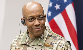 Kariuomenės vado ir JAV oro pajėgoms vadovaujančio gen. Charles Q. Brown Jr. spaudos konferencija