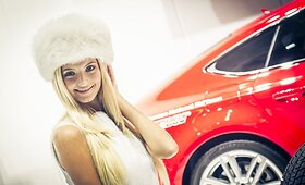 Frankfurto automobilių parodos merginos